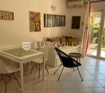 Istra, Peroj, stan na mirnoj lokaciji s vrtom - cover