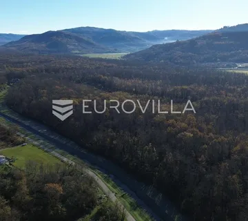 Motovun, Livade, PRILIKA građevinsko zemljište u netaknutoj prirodi - Livade, Oprtalj