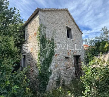 Hvar, Dol, autentična kamena kuća u mirnom i lijepom mjestu