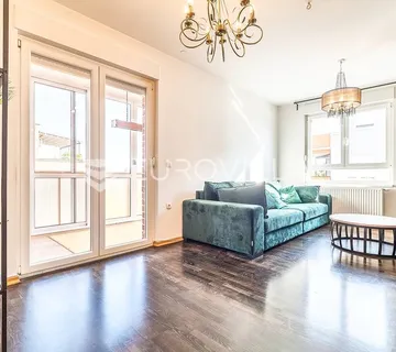 Samobor, Perivoj luksuzan trosoban stan 85 m² sa loggiom 10 m² - cover