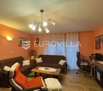 Kuševac, prostrana poslovno stambena katnica, 175 m² - cover