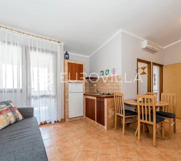 Šibenik, Grebaštica, kuća s apartmanima drugi red od mora - Grebaštica, Šibenik
