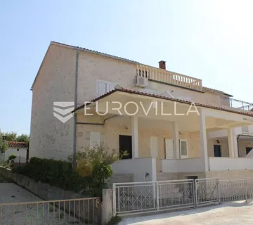 Brač, Splitska, apartmanska kuća s pogledom - cover