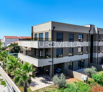 Zadar, Privlaka, trosoban stan na prvom katu s pogledom na more 113,95 m² - cover