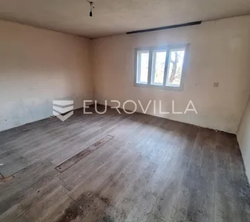 Ozalj, Durlinci, kuća 160 m² na parceli od 3522 m²