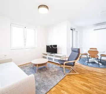Zagreb, Sesvete, moderan trosoban stan 66 m² 2 parkirna mjesta - cover