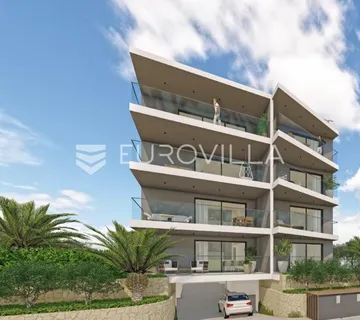 Okrug Gornji, dvosoban stan na trećem katu s krovnom terasom površine 65.10 m² - Okrug Gornji, Okrug