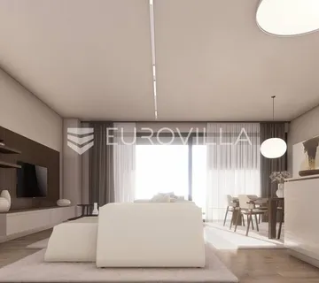 Istra, Umag - Moderan stan u prizemlju s privatnim vrtom samo 200m od mora - cover