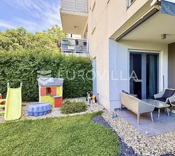 Rijeka, Srdoči trosoban stan 62 m² s velikom okućnicom