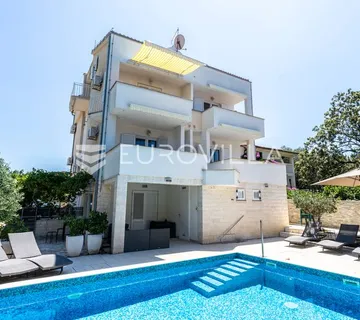 Čiovo, Okrug Donji, apartmanska vila s bazenom - cover