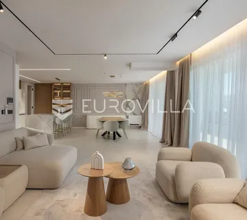 Opatija, luksuzan četverosoban stan s pogledom na more 142.87 m²