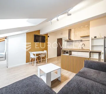 Zagreb, Jarun, funkcionalan trosoban stan 50 m² u potkrovlju - cover