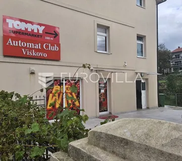 Rijeka, Viškovo, troetažni poslovni prostor na izvrsnoj lokaciji od 300 m2