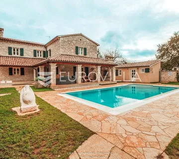 Istra, Hreljići, dugoročni najam kamene kuće 250 m² s bazenom 45 m² - cover