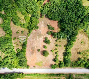 Barban, Rojnići, prekrasno pravokutno građevinsko zemljište 772 m² i udio u putu - cover