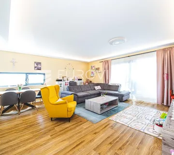 Dugo Selo, moderan četverosoban penthouse 140,02 m², otvoreni pogled - cover