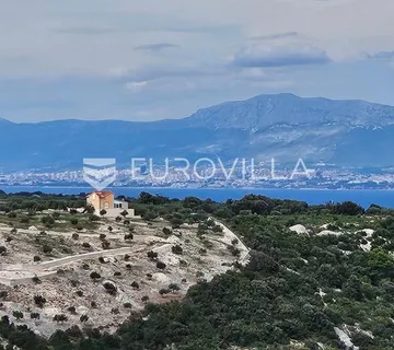 Brač, Postira, poljoprivredno zemljište s mogućnošću gradnje