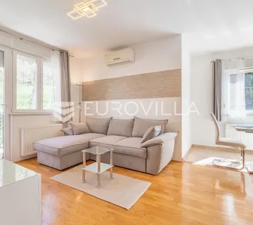 Zagreb, Gračani, odličan dvosoban stan NKP 50 m2 + VPM