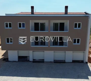 Istra, Peroj, moderan stan s garažom i terasom - Peroj, Vodnjan