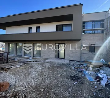 Istra, Marčana moderna dvojna kuća NKP 240 m2 sa velikim bazenom - cover