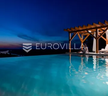 Aljmaš, vila s dva bazena i pogledom na Dunav , 25104 m2 okućnice - cover