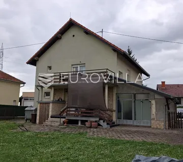 Vinkovci, Mirkovci, Prostrana kuća s velikim vrtom U mirnoj i slijepoj ulici u za dugoročni najam - Mirkovci, Vinkovci