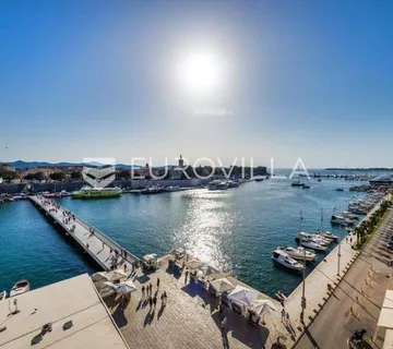 Zadar, Branimirova obala, moderan stan na izvrsnoj lokaciji s pogledom na more