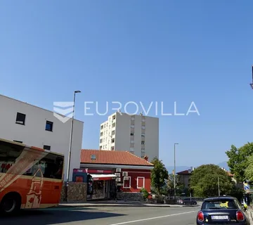 Rijeka, Krimeja, uhodana trgovina na odličnoj lokaciji, prodaja - cover