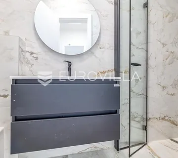 Zagreb, Črnomerec – luksuzan stan za najam NKP 83,1 m² + 2 loggie 6,52 m²