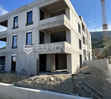Podstrana, jednosoban stan na drugom katu moderne zgrade - Podstrana - Miljevac, Podstrana