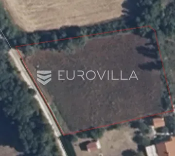 Pula, Šišan - prostrano poljoprivredno zemljište 1500 m od mora, 2972 m2 - cover