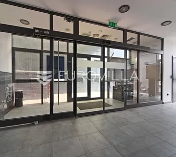Osijek, Jug II, prodaje se prizemni poslovni prostor površine 117 m²