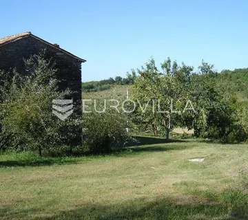 Karojba, kompleks zemljišta na lokaciji koja pruža privatnost, 16,637 m2 - Novaki Motovunski, Karojba