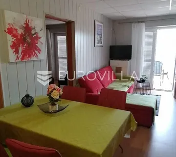 Otok Rab, Lopar, višenamjenska kuća s poslovnom i stambenom namjenom na atraktivnoj lokaciji