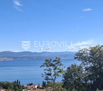 Lovran, šarmantna samostojeća kuća sa dva stana - cover