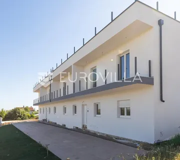 Istra, Zambratija, Moderan dvosoban stan na pješačkoj udaljenosti od plaže - Zambratija, Umag
