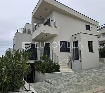 Podstrana, vila s 4 sobe, bazenom i panoramskim pogledom na more - Podstrana - Miljevac, Podstrana