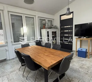 Osijek, Centar grada, uređen 3, soban stan površine 86 m² na 1. katu - cover