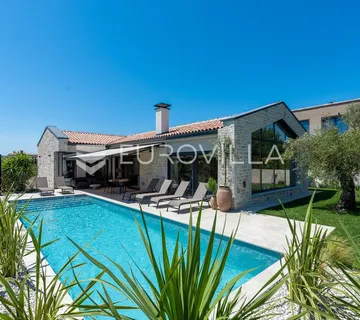 Istra, Poreč, prekrasna dizajnerska vila potpuno opremljena