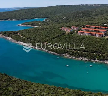 Istra, Duga Uvala, prizemlje, adaptirani apartman u sklopu naselja s pogledom na more,150 m od mora - Šegotići, Marčana