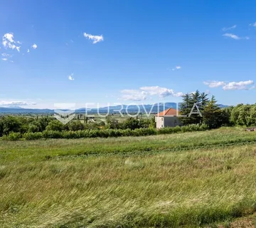 Sinj, Glavice, građevinsko zemljište površine 725 m² - cover