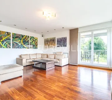 Zagreb, Srebrnjak, prostran četverosoban stan 139 m², terasa, 2 parking mjesta, spremište