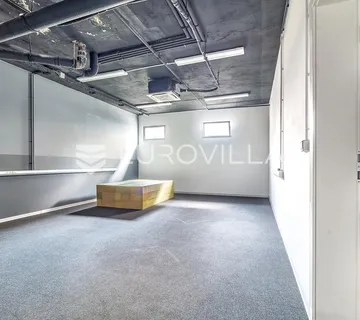 Zagreb, Špansko, poslovni prostor 206 m² u suterenu zgrade, 2 zasebna ulaza - cover