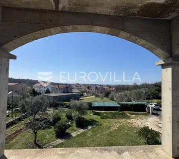 Istra, Rovinjsko selo, dva stana u roh bau fazi i okućnica 591 m² - Rovinjsko Selo, Rovinj