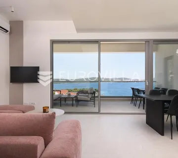 Trogir, Čiovo, luksuzan penthouse sa krovnom terasom i bazenom - cover