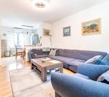 Zagreb, Kraljevec, dvojna kuća sa 3 stana, 264 m² - cover