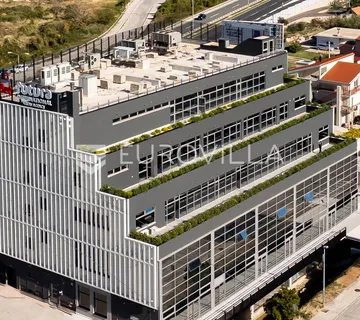 Split, Dračevac, vrhunski poslovni prostor 374 m² u novogradnji