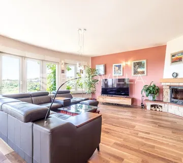 Zagreb, Vrhovec, atraktivna vila s vrtom i parkingom, 530 m²