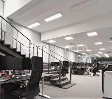 Osijek, Centar, poslovni prostor od 500 m² na tri etaže - Gornji grad / Centar