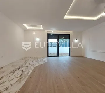 Istra, Pula, Štinjan, stan s velikim privatnim vrtom 950m od plaže - Štinjan, Pula